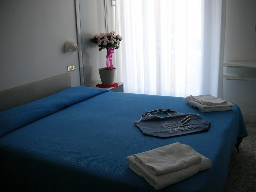 Hotel Gemma Rimini Rum bild
